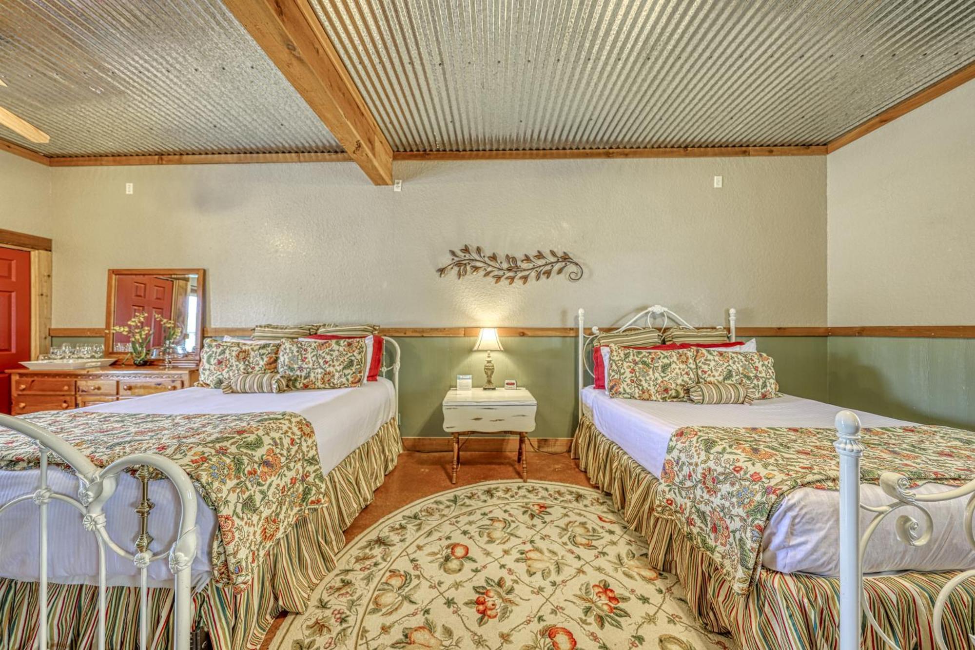 Historic Rocky Hill Apartment Fredericksburg Room photo