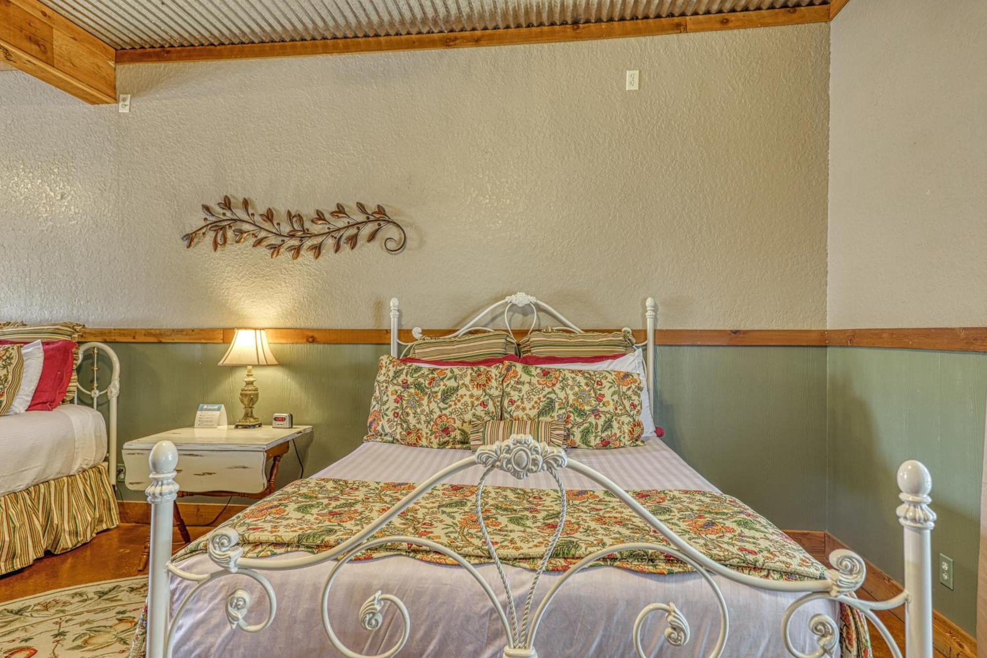 Historic Rocky Hill Apartment Fredericksburg Room photo