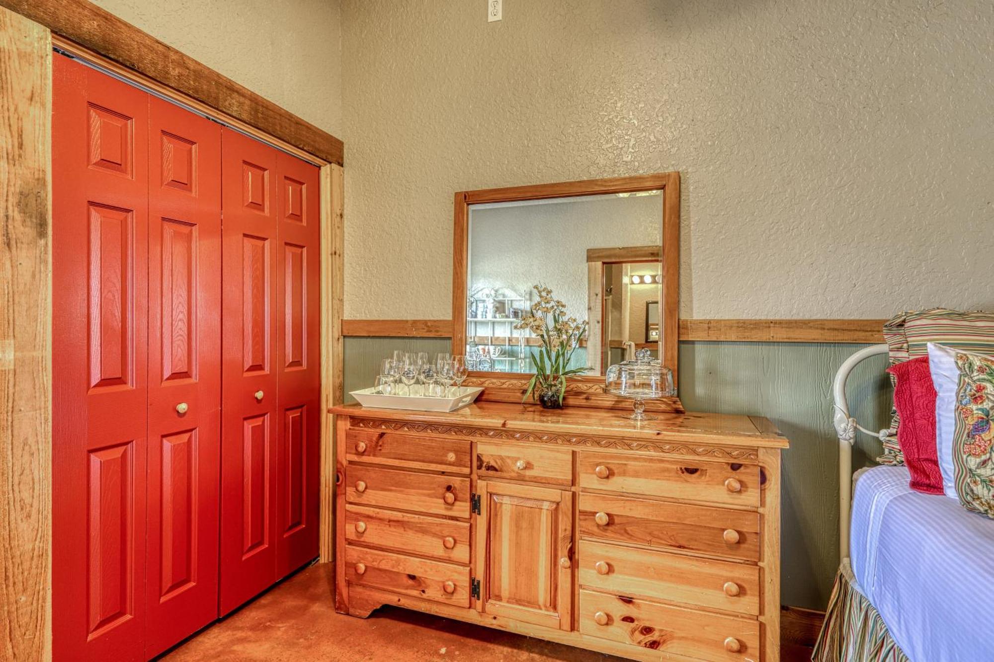 Historic Rocky Hill Apartment Fredericksburg Room photo
