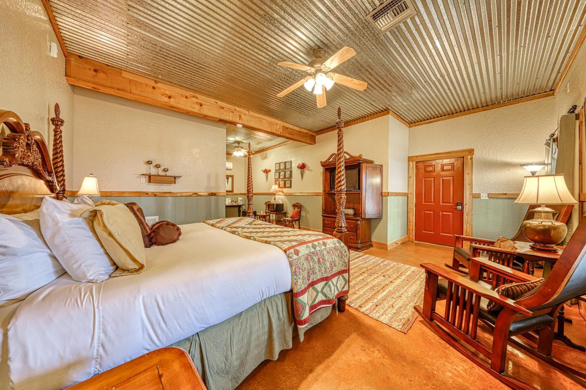 Historic Rocky Hill Apartment Fredericksburg Room photo