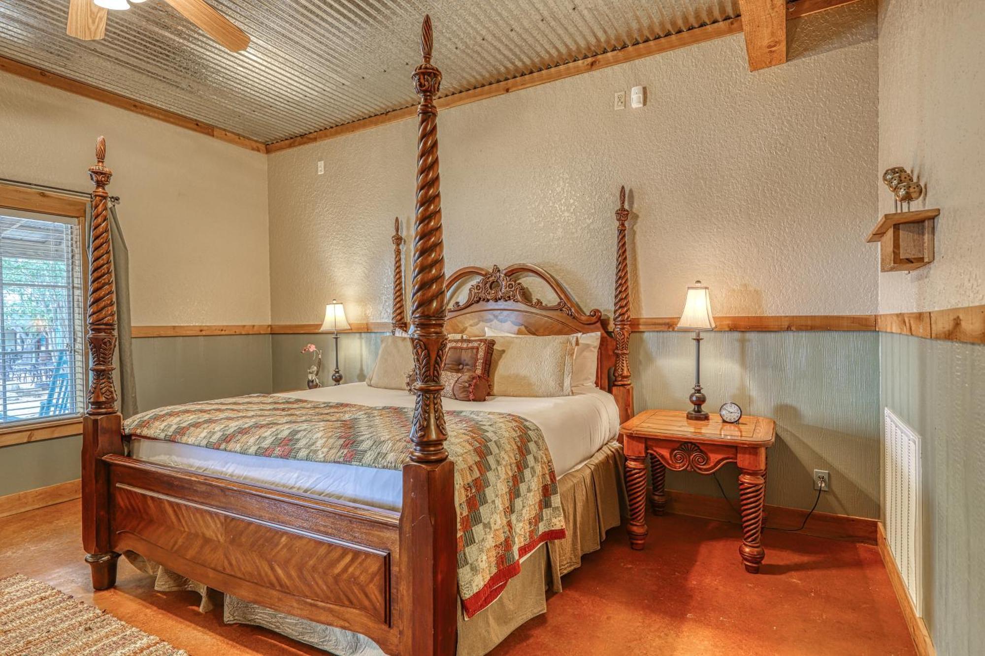 Historic Rocky Hill Apartment Fredericksburg Room photo