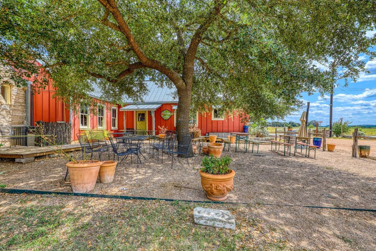 Historic Rocky Hill Apartment Fredericksburg Exterior photo
